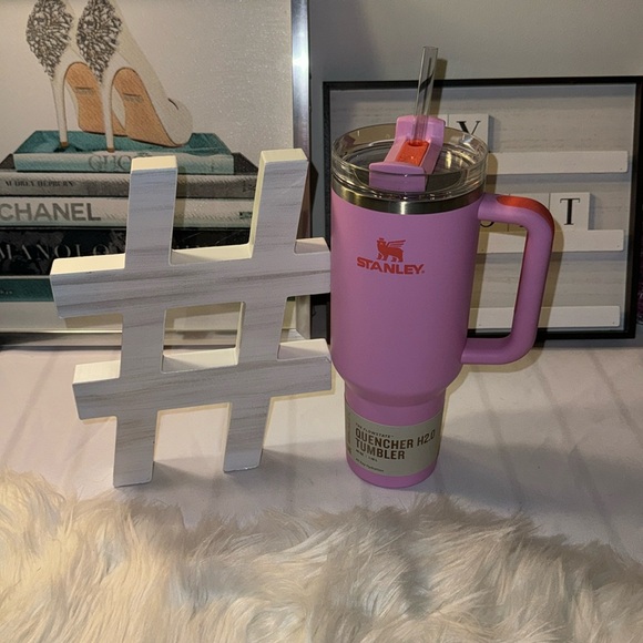 New Stanley Amethyst 40oz Target Exclusive - Picture 2 of 8